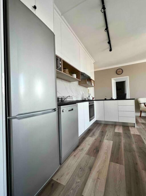 Modern, Trendy And Comfortable 2 Bedroom Apartment In קייפטאון מראה חיצוני תמונה
