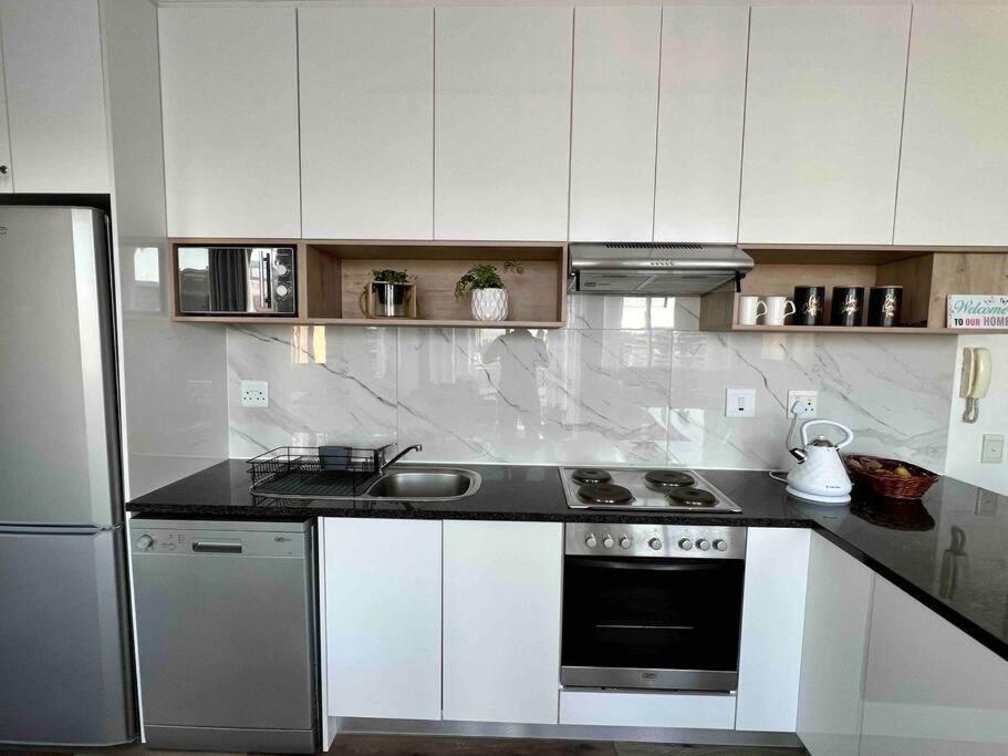 Modern, Trendy And Comfortable 2 Bedroom Apartment In קייפטאון מראה חיצוני תמונה